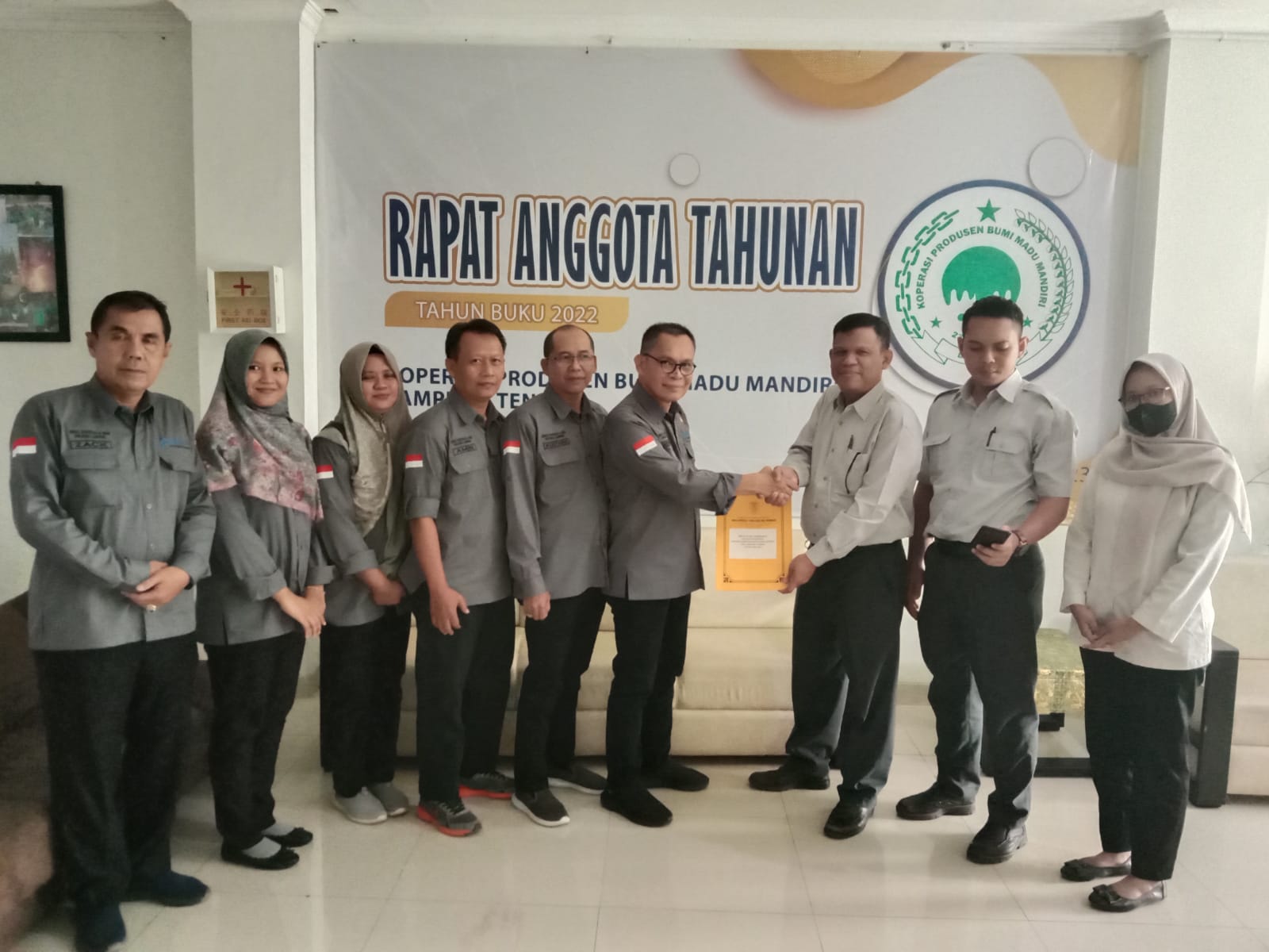 RAPAT KUD SUKADANA